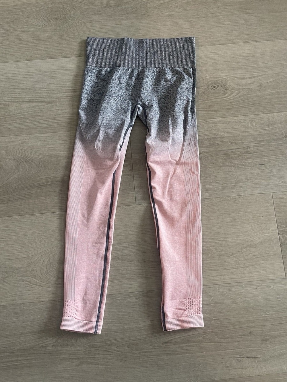 Gymshark Ombre Gray/Pink Leggings - BNWOT